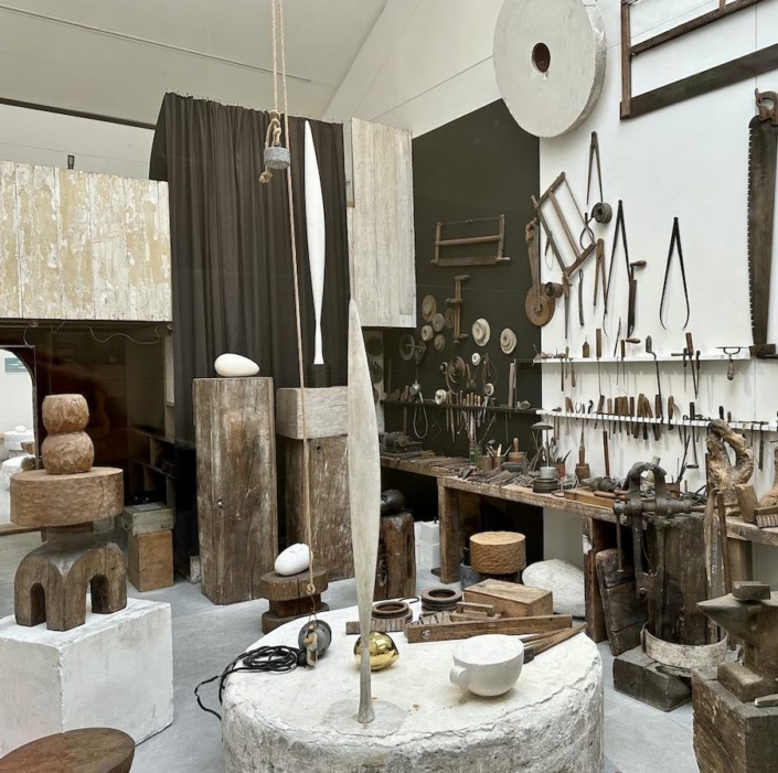 Brancusi, vue de l'atelier